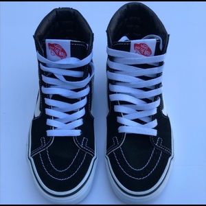 VANS Sk8-Hi sneakers. Size 6 women/4.5 men.